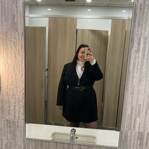 Meet your Posher, Cynthia